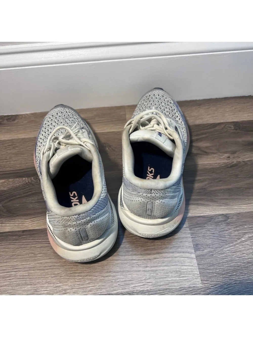 Brooks Women's Size 8